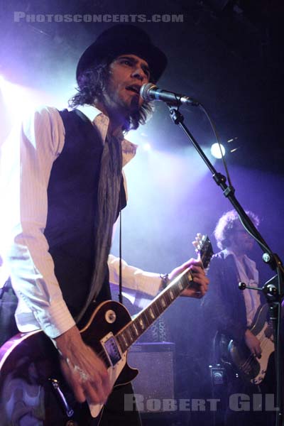 SENTENZA AND THE HOLSTERS - 2007-02-12 - PARIS - La Maroquinerie - 